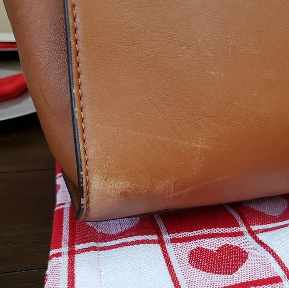 Michael Kors Hamilton Saffiano Leather Tote - Picture 4 of 10